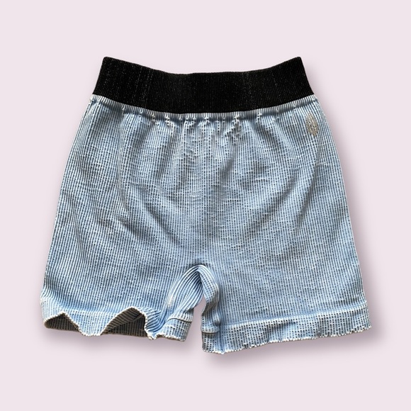 Free People Movement Seamless Shorts in Vintage Clear Skies - Picture 3 of 4